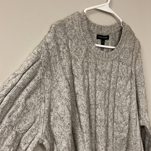 Women’s Size XX-Large Banana Republic Brand Cable Knit Sweater in Heather Grey - Picture 6 of 9